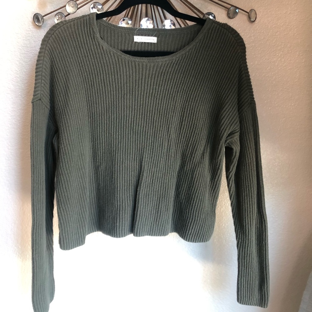 Green cropped sweater